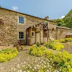 2 Bed In Brampton Oc-73578 Holiday home *
