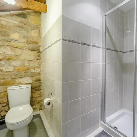 2 Bed In Brampton Oc-73578 Upper Denton